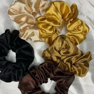 Scrunchies Set